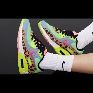 NWT RARE Nike WMNS Air Max 90 LX Illusion Green